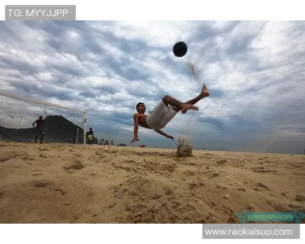 足球明星踢沙滩足球的精彩瞬间与背后的故事揭秘